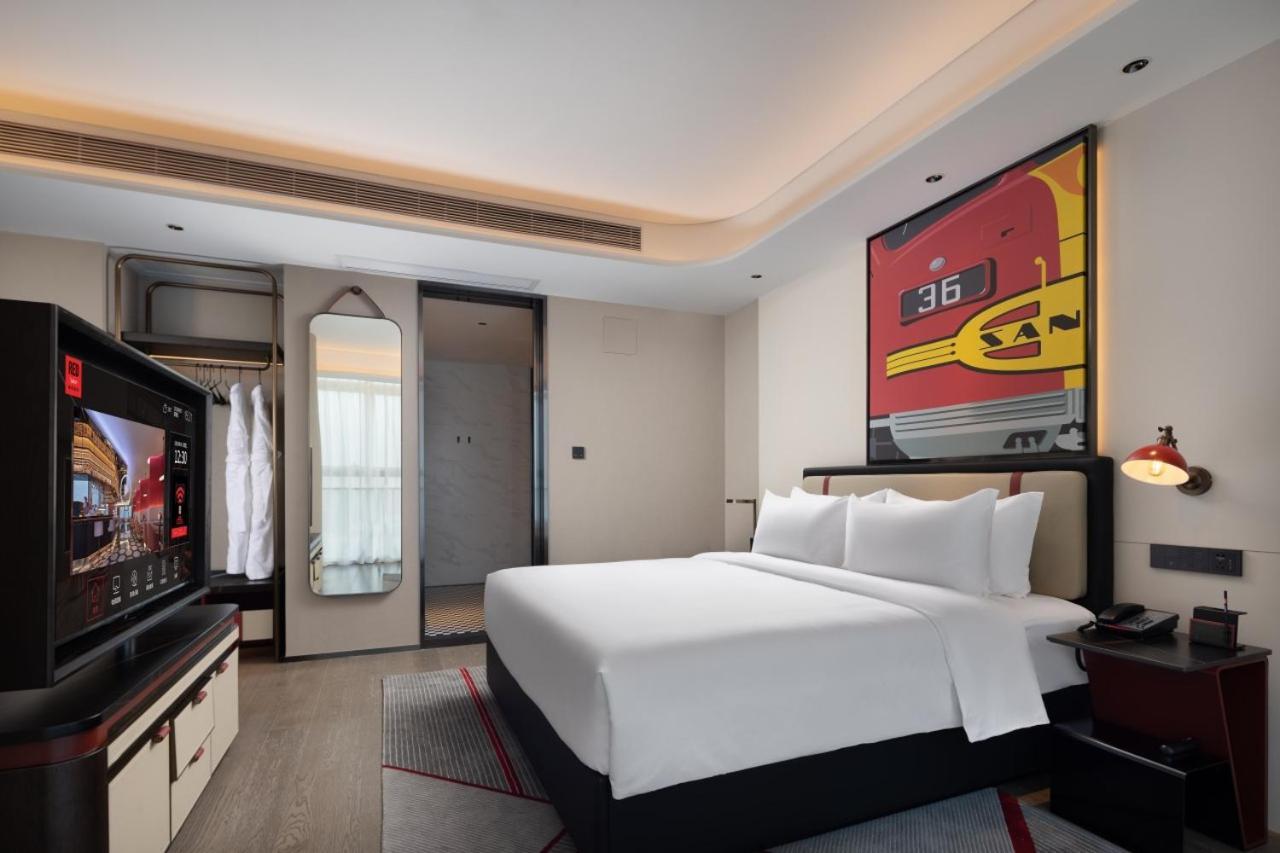 Radisson Red Guangzhou South Railway Station Hotel Exterior photo