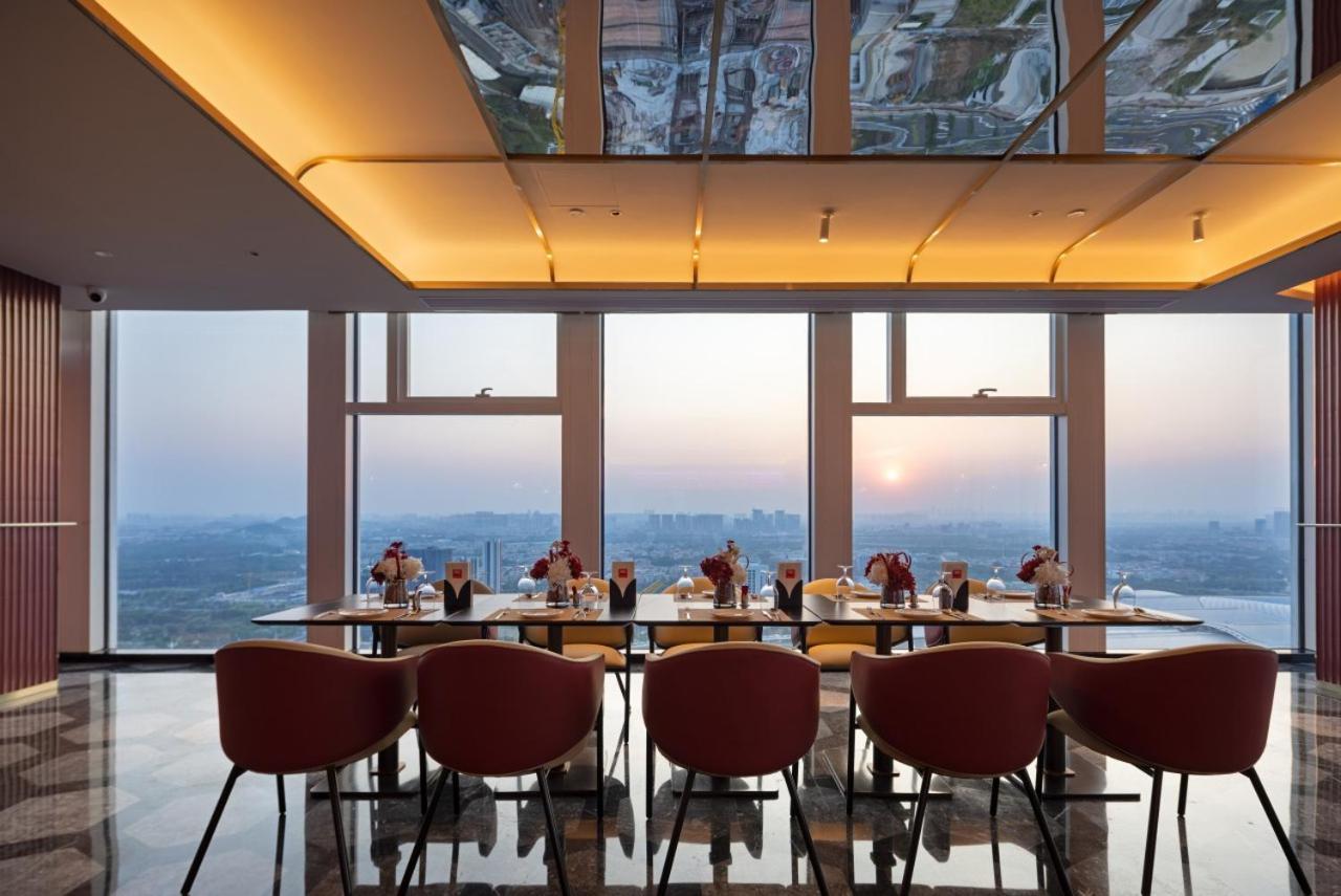 Radisson Red Guangzhou South Railway Station Hotel Exterior photo