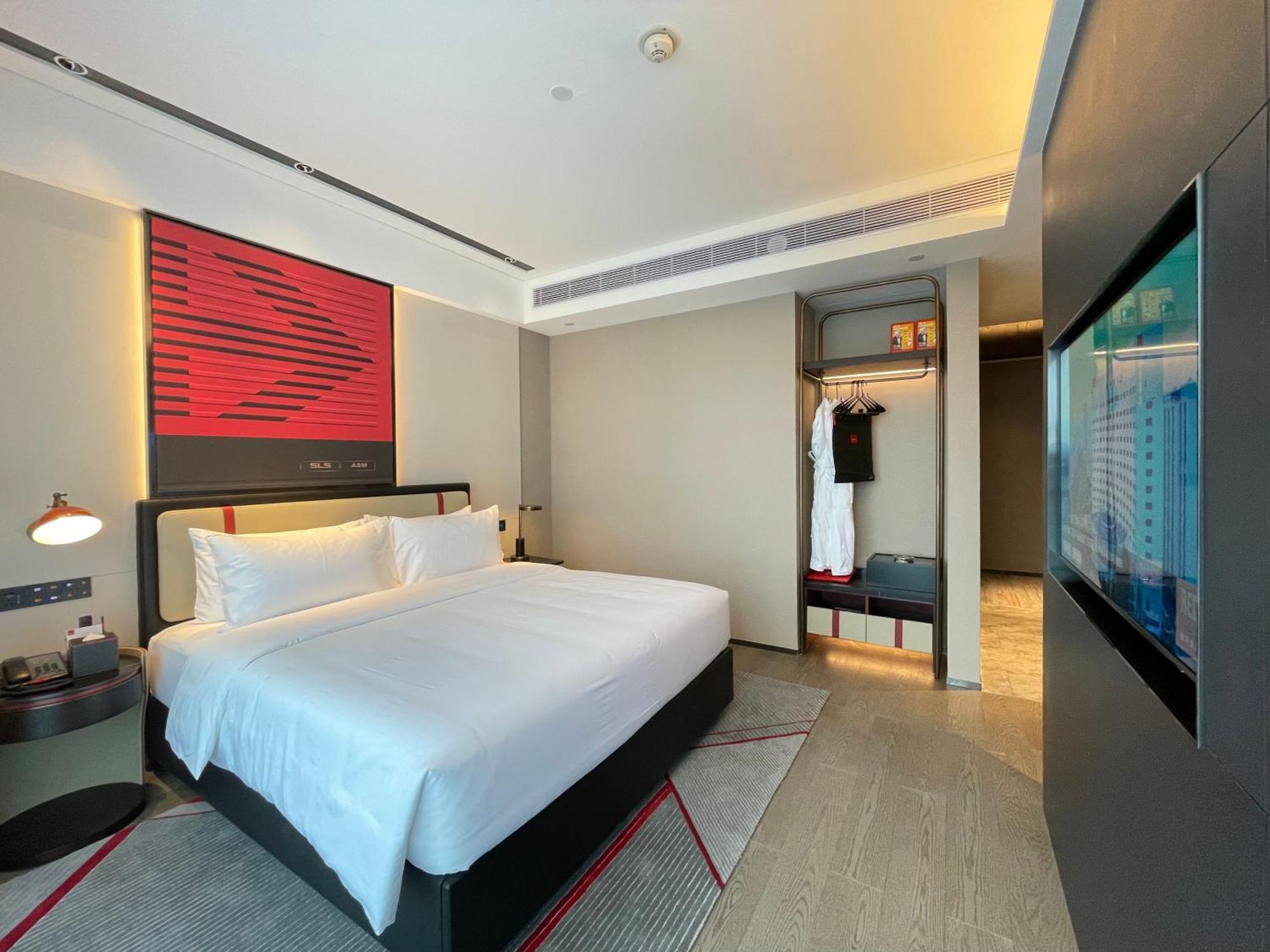Radisson Red Guangzhou South Railway Station Hotel Exterior photo