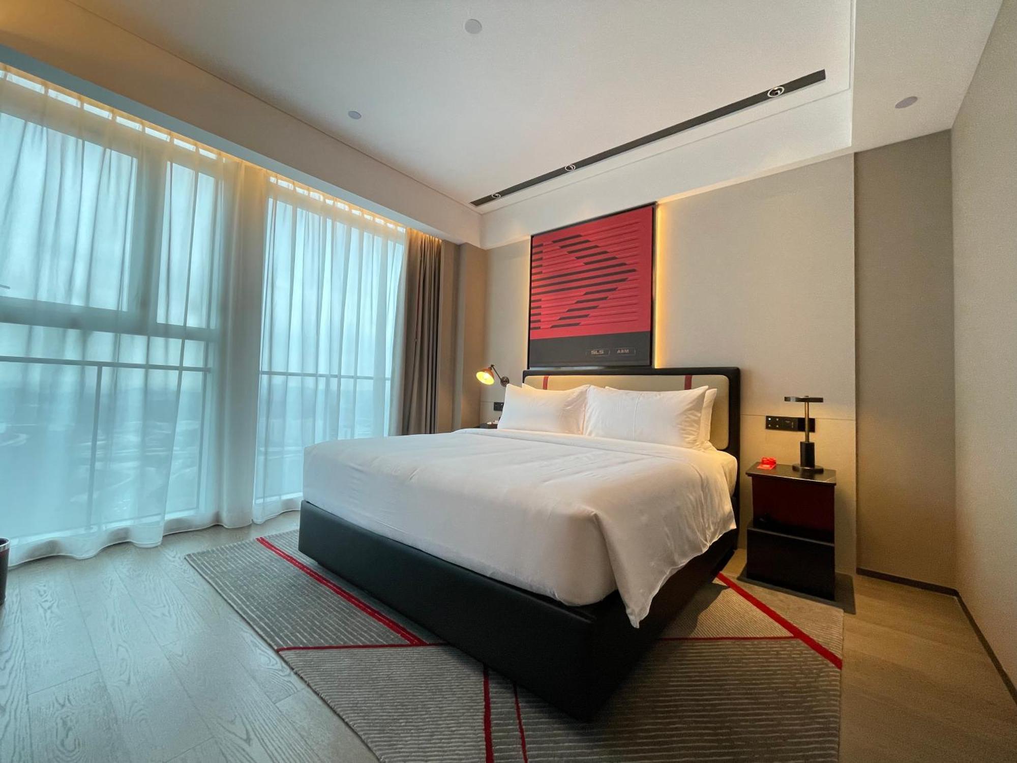 Radisson Red Guangzhou South Railway Station Hotel Exterior photo