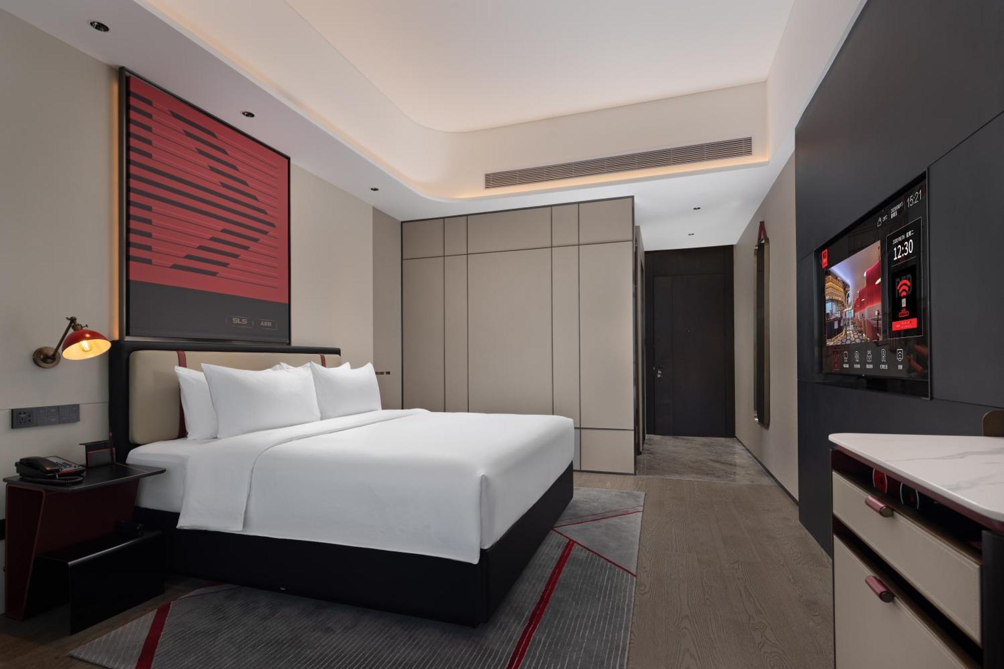 Radisson Red Guangzhou South Railway Station Hotel Exterior photo