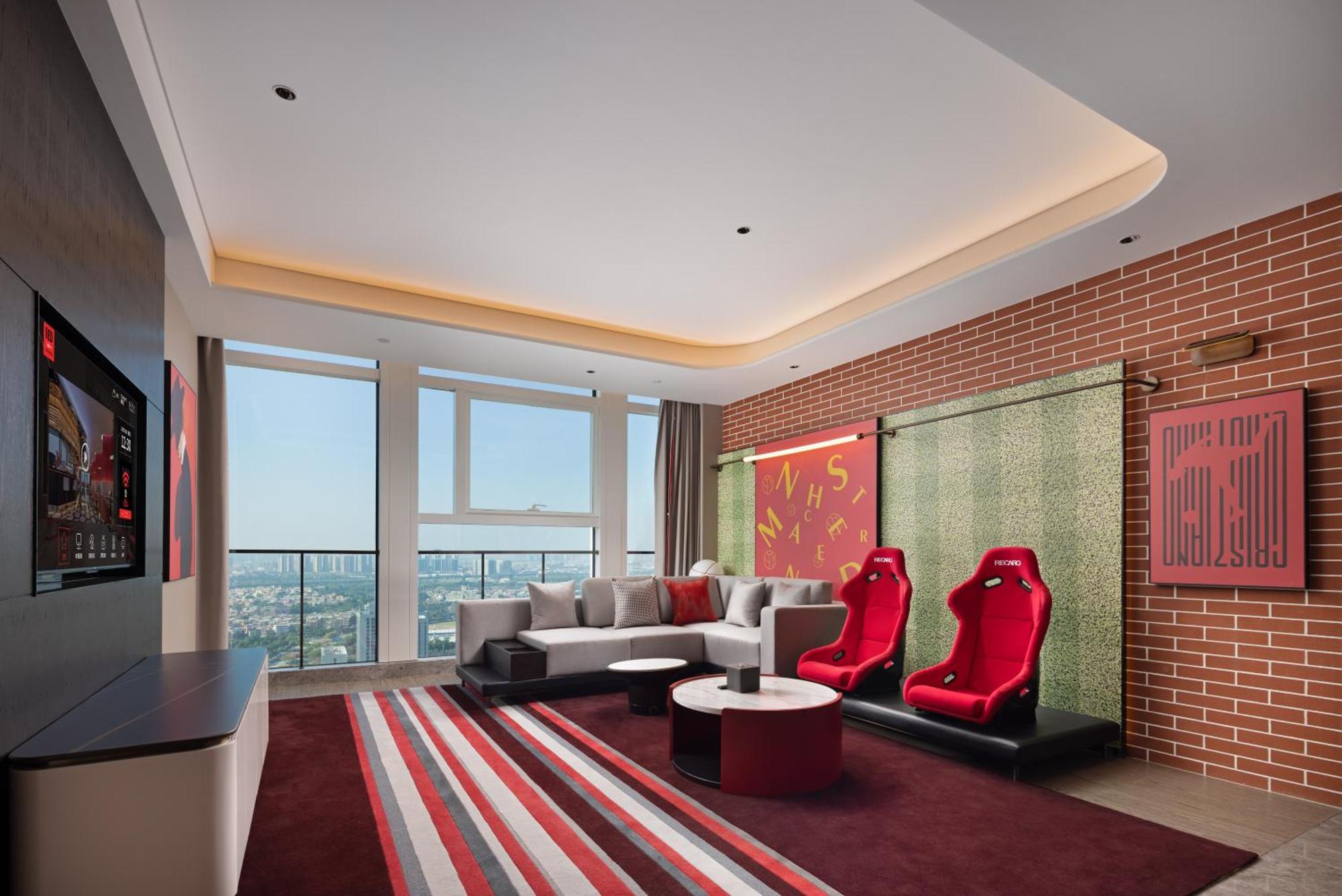 Radisson Red Guangzhou South Railway Station Hotel Exterior photo